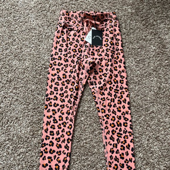 Two-Piece Activewear Set - Picture 2 of 8